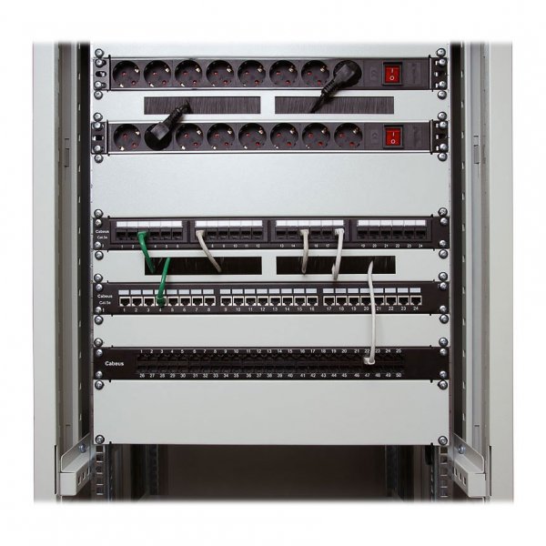 Патч-панель 19 1U 24 портов RJ-45 категория 6 полностью экранированная с задним кабельным органайзером монтаж в 19 шкаф фото 4