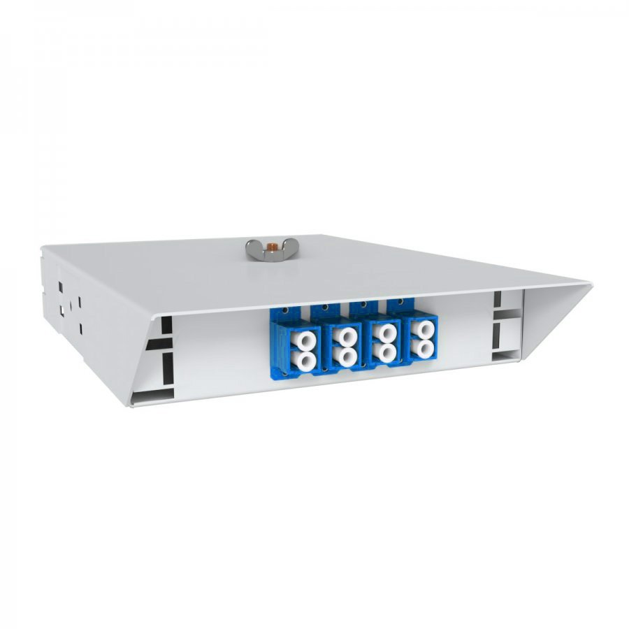 RC19 ШКОН-У-4-DLC/UPC-9/125 Кросс оптический настенный на 4 порта DLC 9/125мкм укомплектованый (пигтейл LC/UPC 9/125-8шт, розетка DLC-4шт, ложемент, КДЗС-8шт) Оптический настенный бокс укомплектованный 4 DLC/UPC