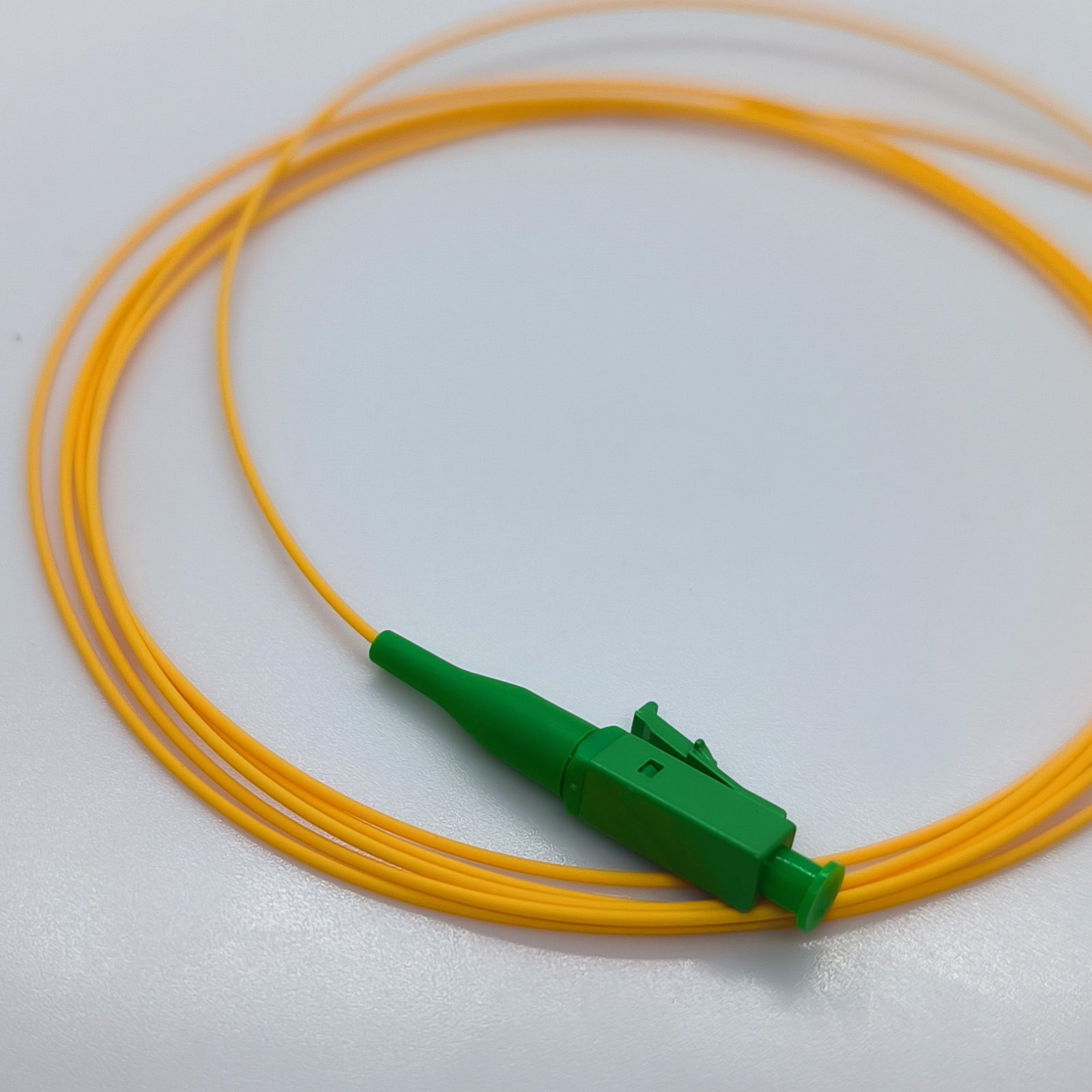 RC19 PT-LC/APC-9/125-1.5 Пигтейл оптический | Шнур оптический LC/APC 9/125 1.5m LSZH фото 4