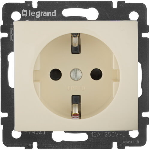 LEGRAND 774321 Модуль розетки 2К+З, с винтовыми зажимами, с защитными шторками, немецкий стандарт (Schuko), 10/16А, слоновая кость, Valena