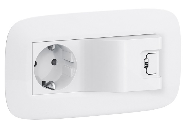 LEGRAND 753110 Модуль комбинированной розетки 2К+З (немецкий стандарт, 16А, 250В) + зарядное устройство USB (1000мА), с лицевой панелью, белый, Valena