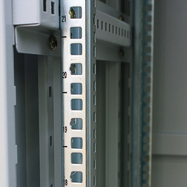монтажные профиля шкафа телекоммуникационного 19 напольного имеют юнитовую (U) разметку SH-05C-32U60/100 фото 10