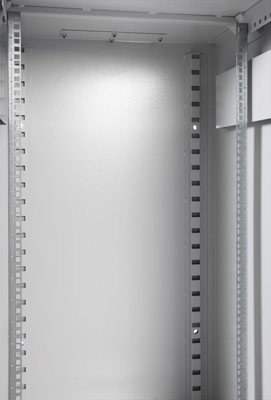 задняя стенка вид изнутри антивандального телекоммуникационный шкаф 18U ШТК-А-18.6.5 фото 3