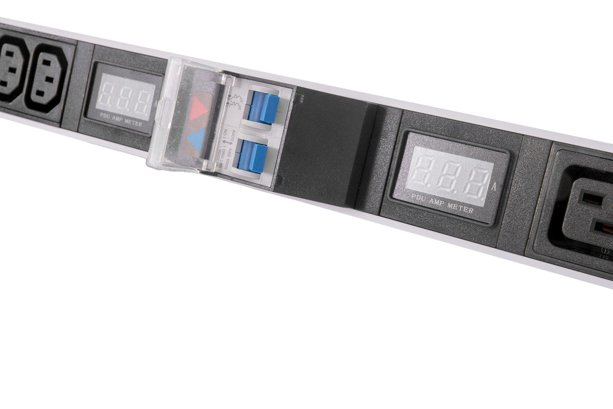 Верт блок розеток Rem-32, 2 контура по 1x16А, авт, амп, 10C13, 5C19, 1420мм, колодка фото 5