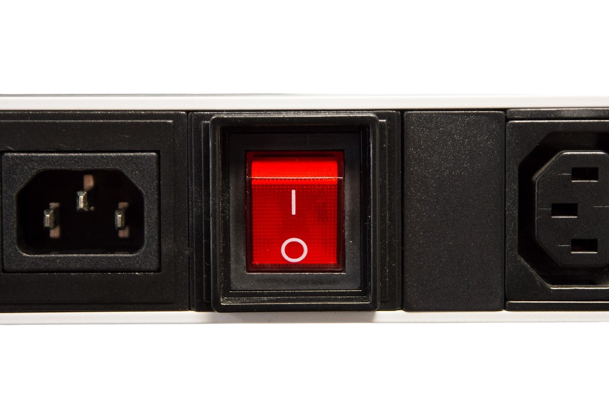 Вертикальный блок розеток Rem-16 с выключателем,14 IEC 60320 C13, 10 C19, вход C20 16A, алюминий, 33U фото 6