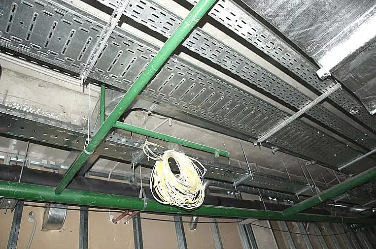 Покрытия для кабельных лотков: антикоррозийные решения и их эффективность